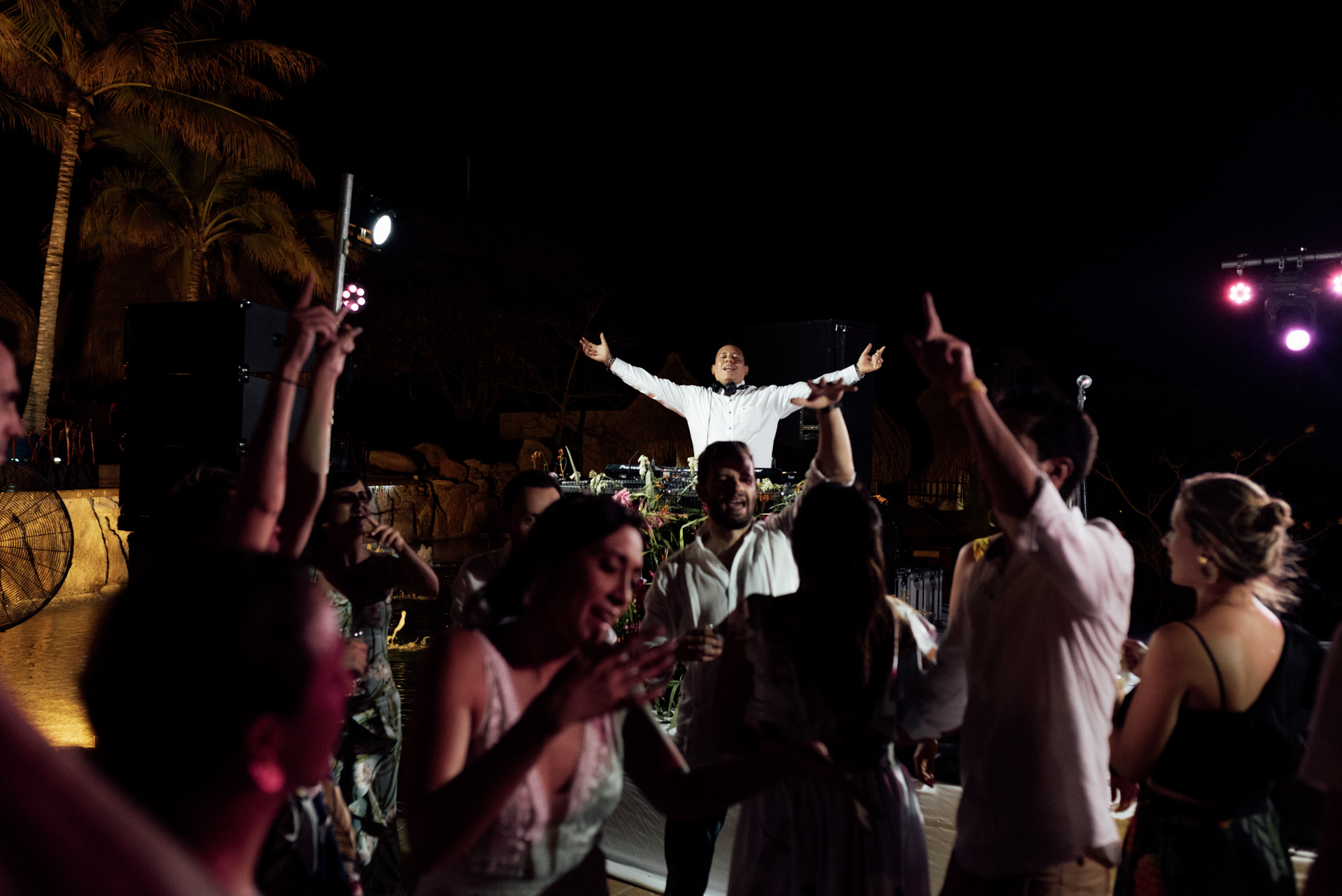 colombia destination wedding dj daniel mieles